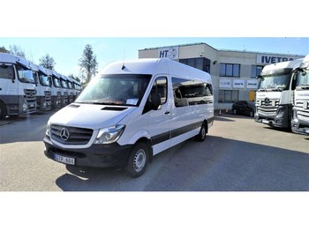 Микроавтобус Mercedes-Benz 697
