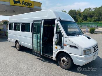 Микроавтобус, Пассажирский фургон Minibus/ Daily 20 posti anno 2001 euro 4.950: фото 1