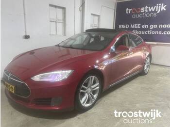Tesla 70D Base - Легковой автомобиль