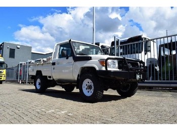 Легковой автомобиль Toyota Land Cruiser 79 SINGLE CABIN PICK UP 4X4