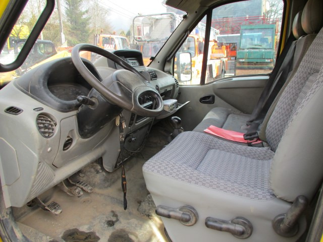 Фургон с закрытым кузовом Renault 130.35: фото 7