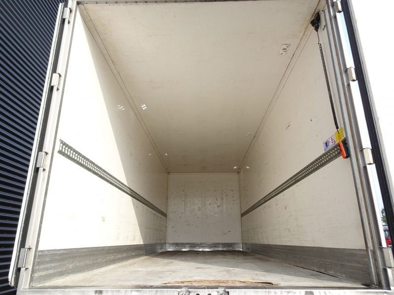Грузовик с закрытым кузовом DAF CF 75.310 / 6x2*4 / TAIL LIFT / ISOLATED CLOSED BOX.: фото 6