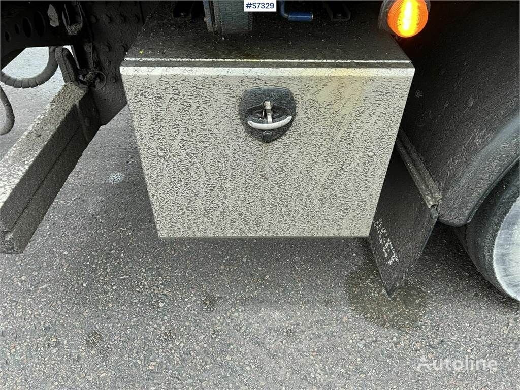 Грузовик с закрытым кузовом Volvo FH 6x2 wood chip truck with trailer: фото 28