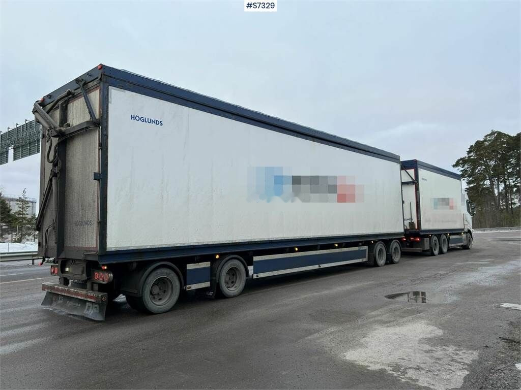 Грузовик с закрытым кузовом Volvo FH 6x2 wood chip truck with trailer: фото 9