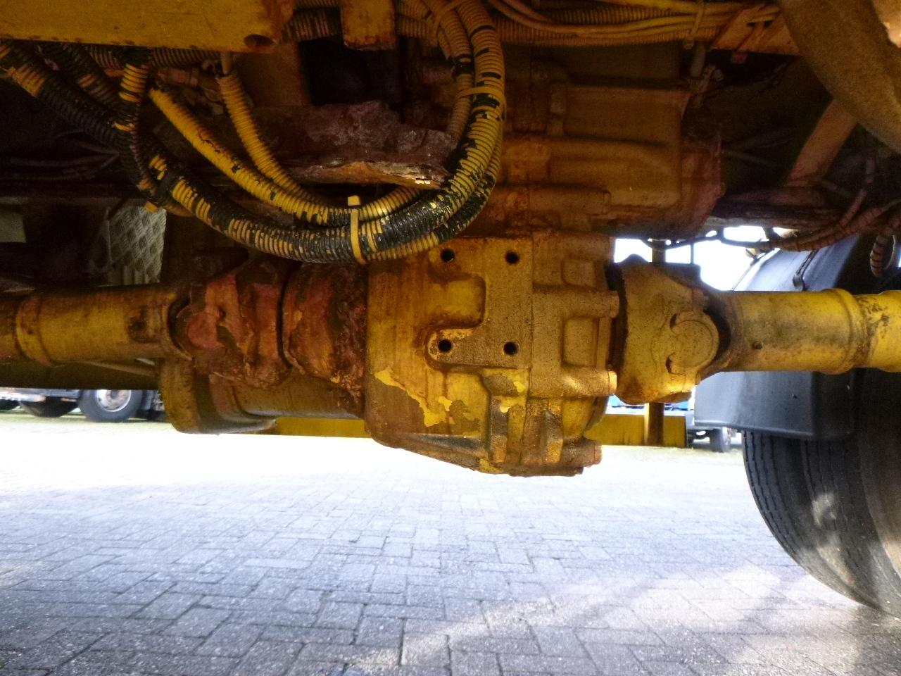 Ассенизатор Scania P114-340 CB 6X6 RHD gritter / snow plough: фото 15