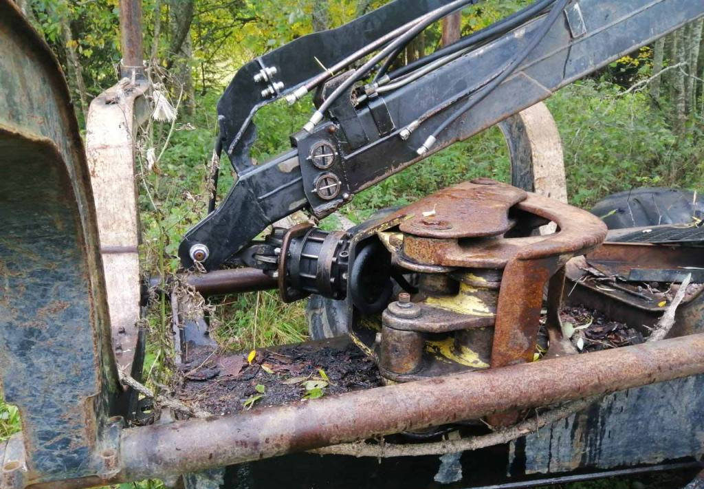Лесной трактор John Deere 1410 D breaking for parts: фото 7