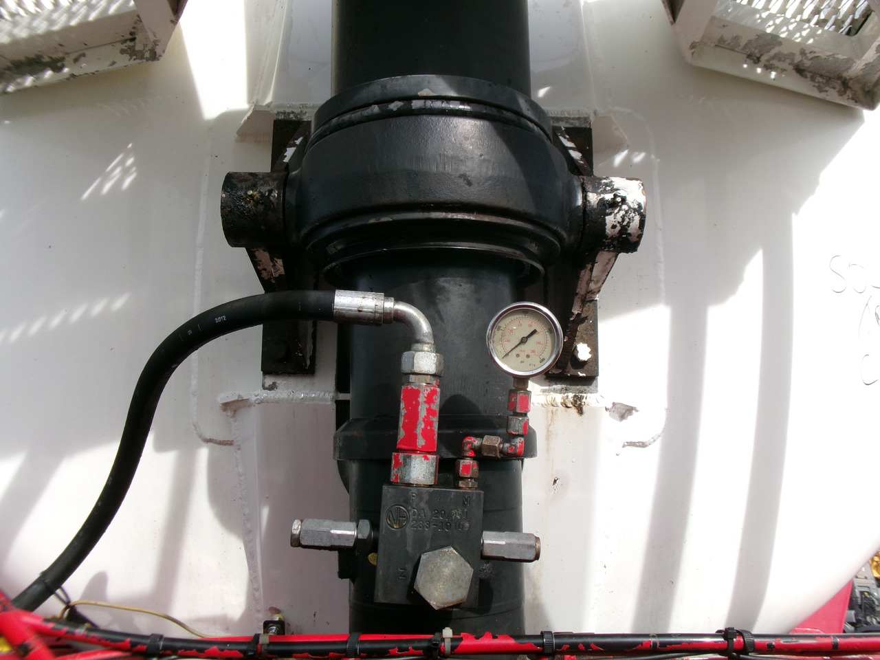 Полуприцеп-цистерна для транспортировки муки Feldbinder Powder tank alu 41 m3 (tipping): фото 16