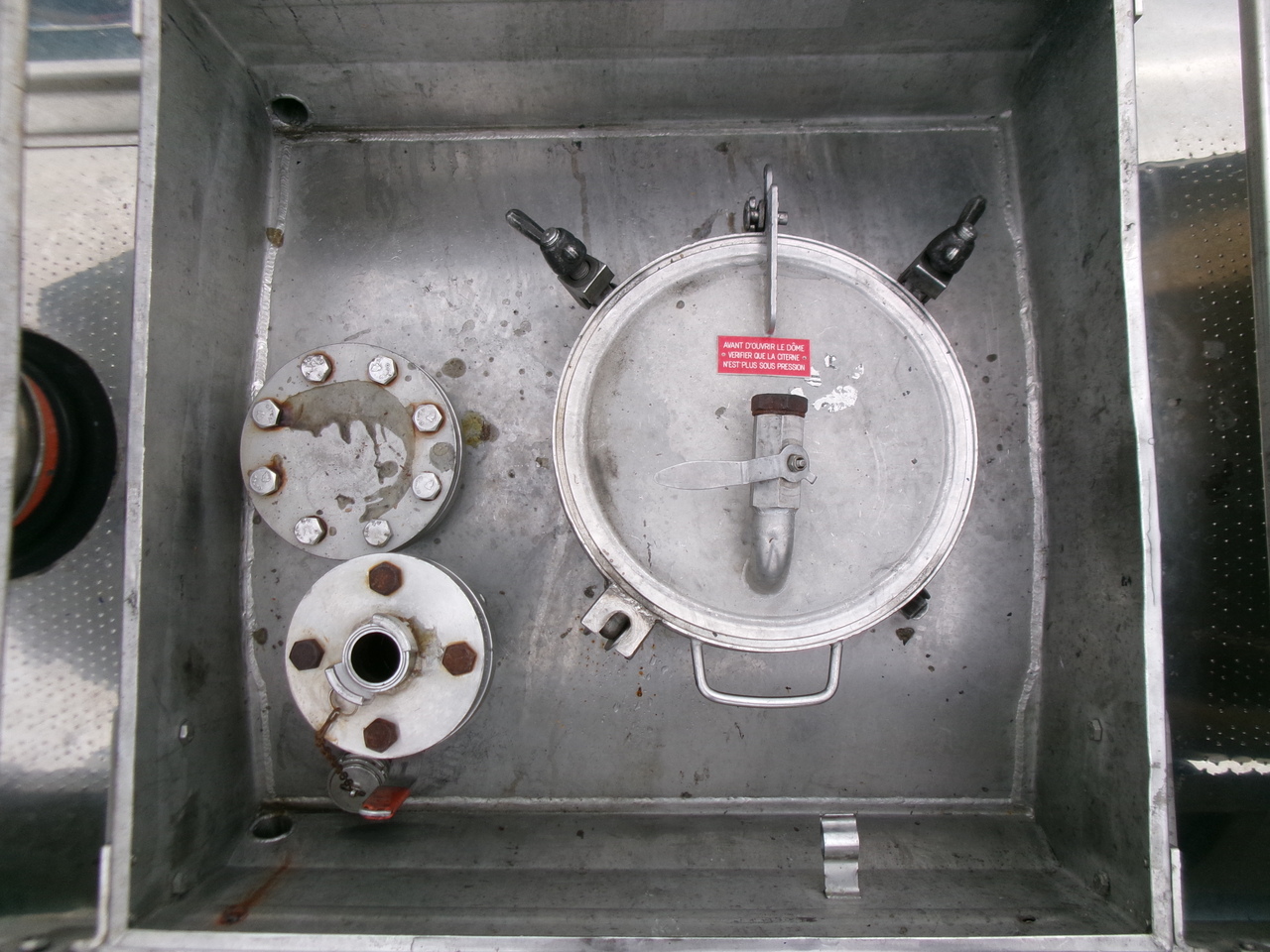 Полуприцеп-цистерна для транспортировки химикатов Magyar Chemical tank inox 32.5 m3 / 1 comp: фото 27