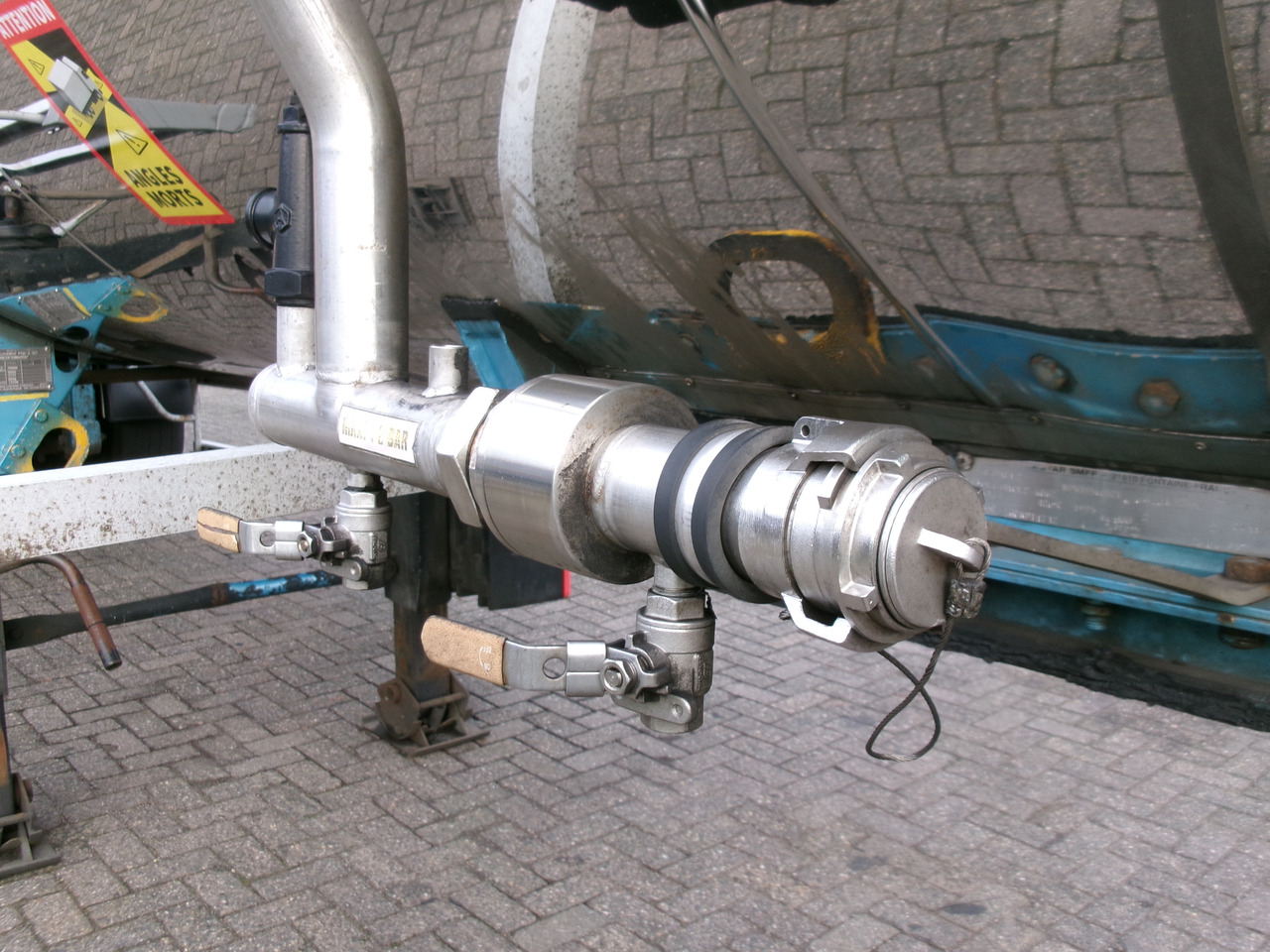 Полуприцеп-цистерна для транспортировки химикатов Magyar Chemical tank inox L4BH 32.5 m3 / 1 comp: фото 9