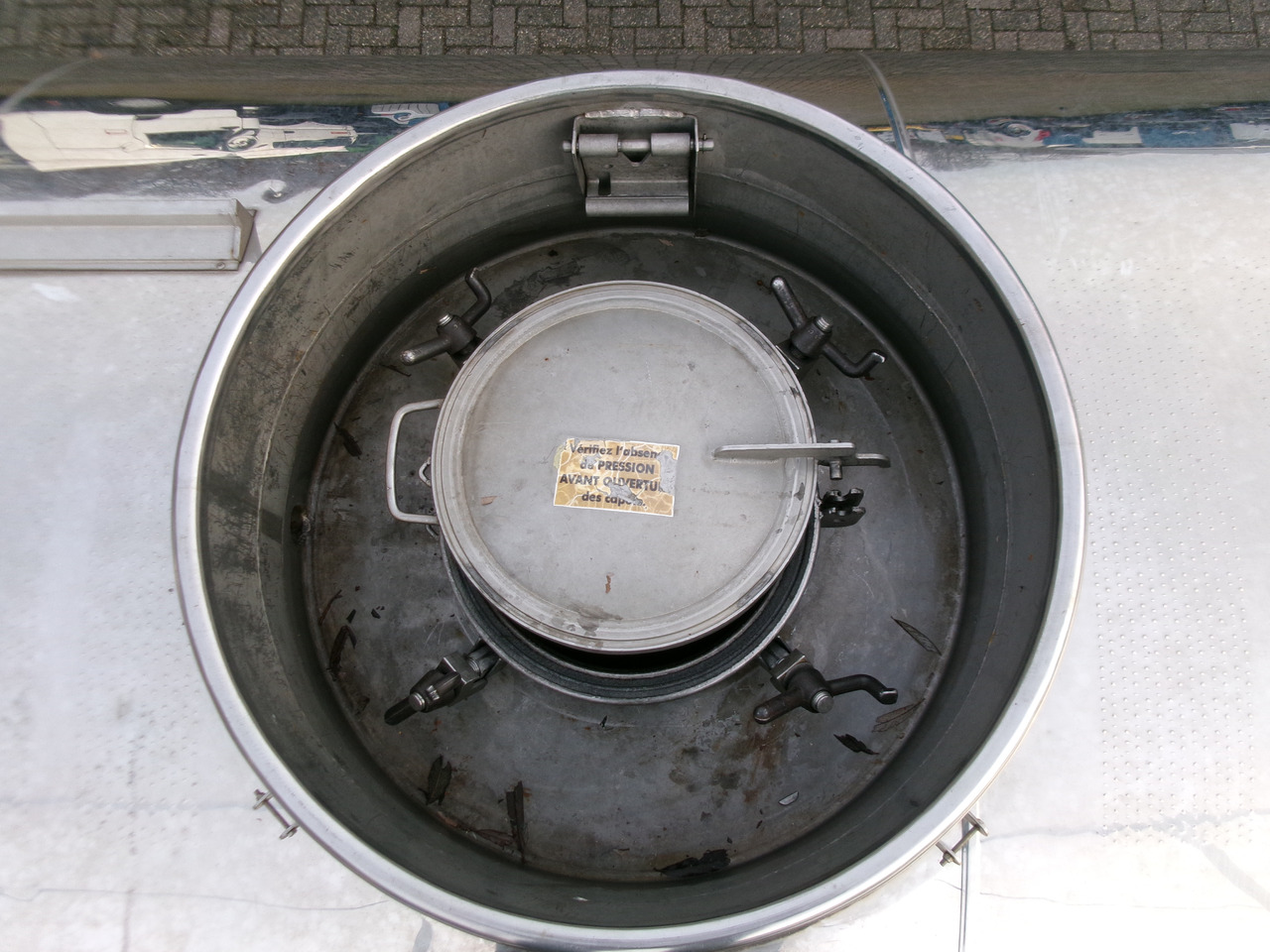Полуприцеп-цистерна для транспортировки химикатов Magyar Chemical tank inox L4BH 32.5 m3 / 1 comp: фото 17