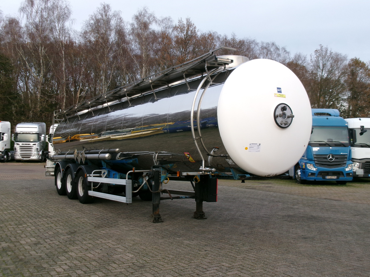 Полуприцеп-цистерна для транспортировки химикатов Magyar Chemical tank inox L4BH 32.5 m3 / 1 comp: фото 2