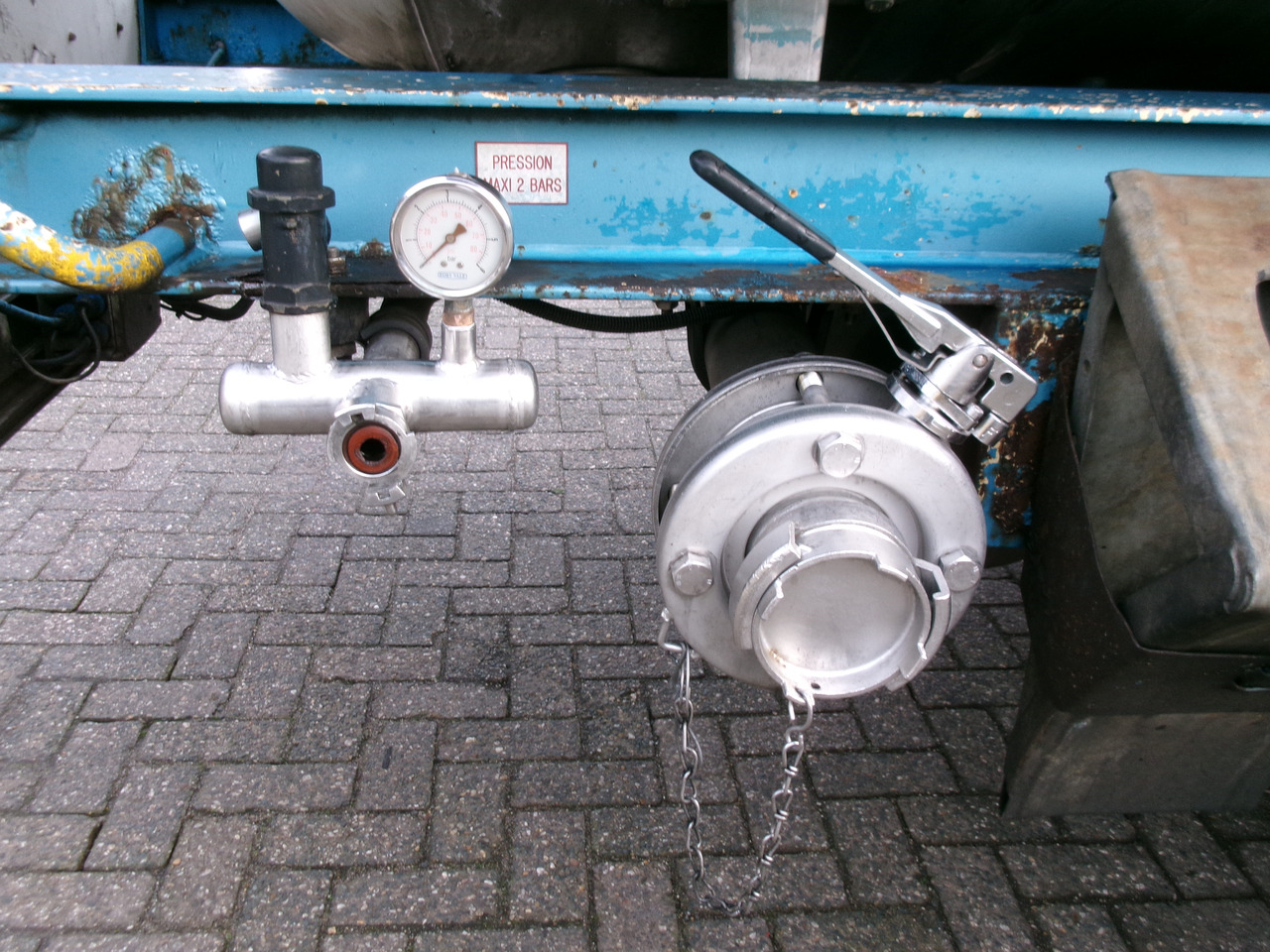 Полуприцеп-цистерна для транспортировки химикатов Magyar Chemical tank inox L4BH 32.5 m3 / 1 comp: фото 6