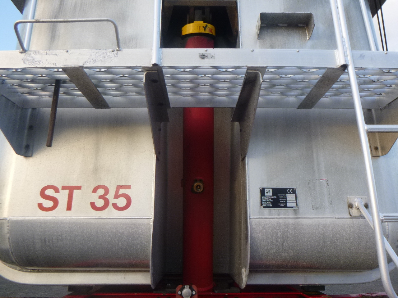 Самосвальный полуприцеп Montracon Tipper trailer alu 53.6 m3 + tarpaulin: фото 6
