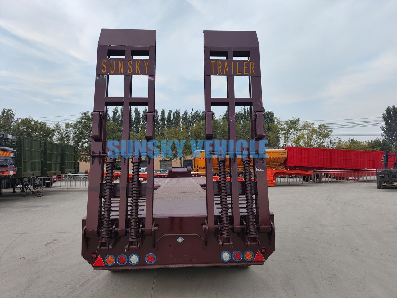 Новый Низкорамный полуприцеп для транспортировки тяжёлой техники SUNSKY 3-Axle 30Ton lowbed semi-trailer: фото 12