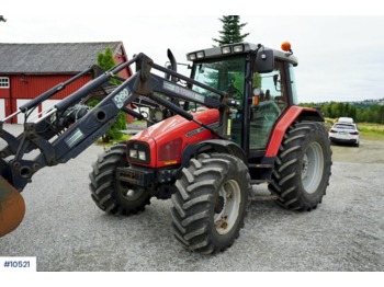 Колёсный трактор Massey Ferguson