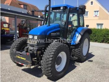 Колёсный трактор New Holland ts 100