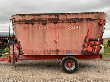 Кормораздатчик KUHN Remorca Technologic