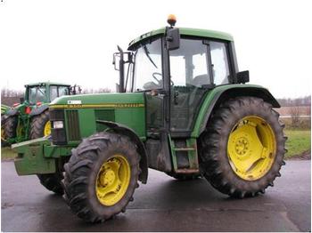 JOHN DEERE 6300 - Трактор