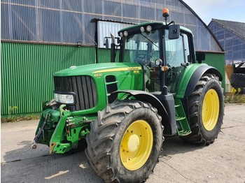 Трактор John Deere 6830