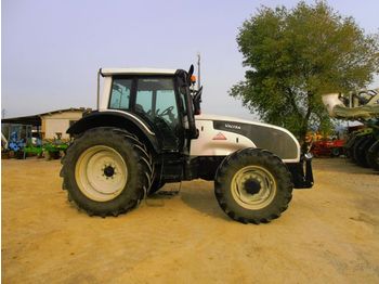 VALTRA T131H wheeled tractor - Трактор