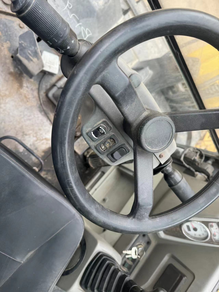 Колёсный экскаватор Cheap price used hyundai R60w-9 wheeled excavator for sale: фото 8