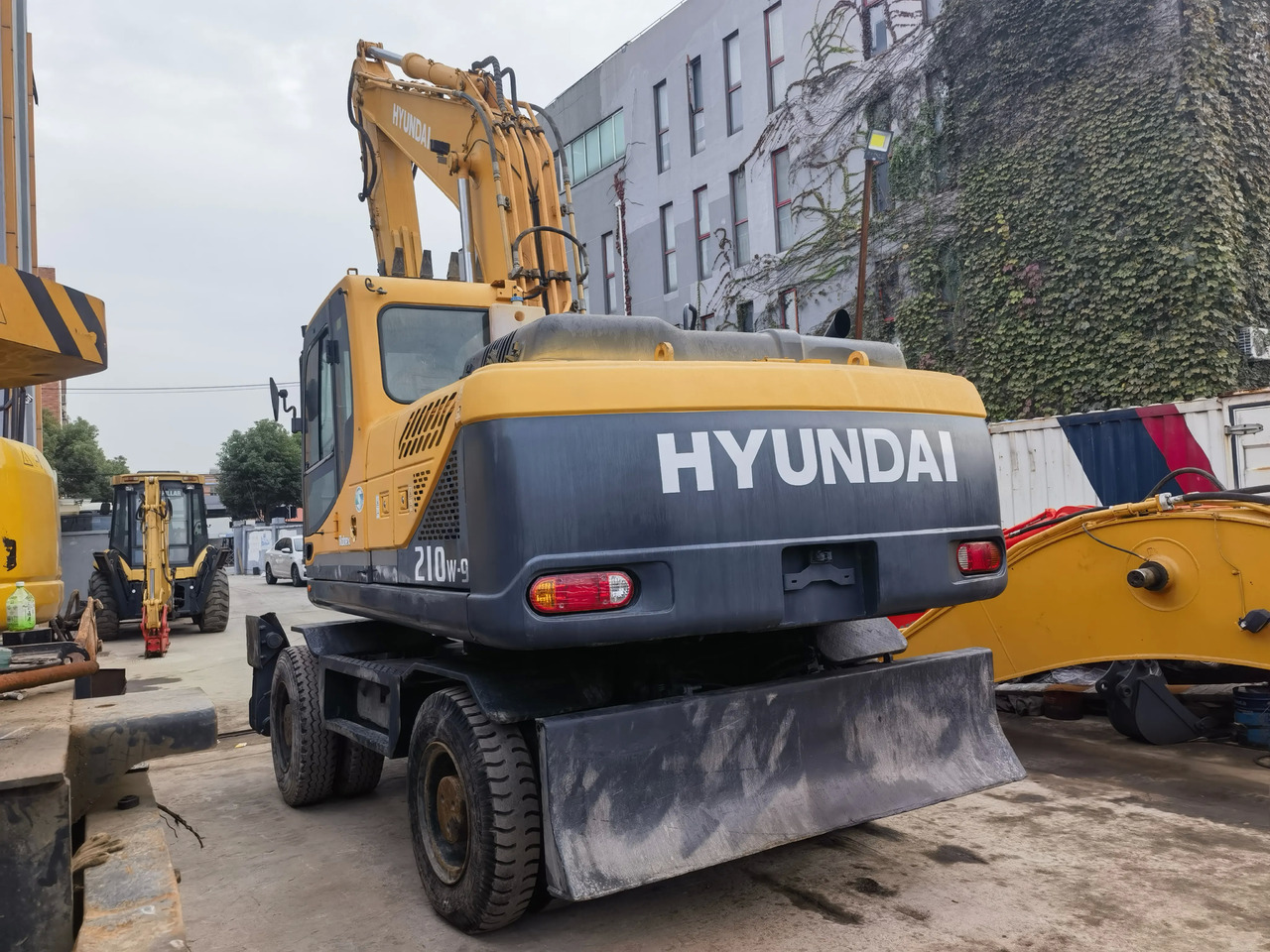 Колёсный экскаватор Used korean wheel excavator hyundai 210w-9 wheeled excavator for sale: фото 6