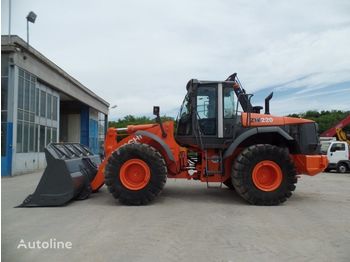 Колёсный погрузчик HITACHI ZW220