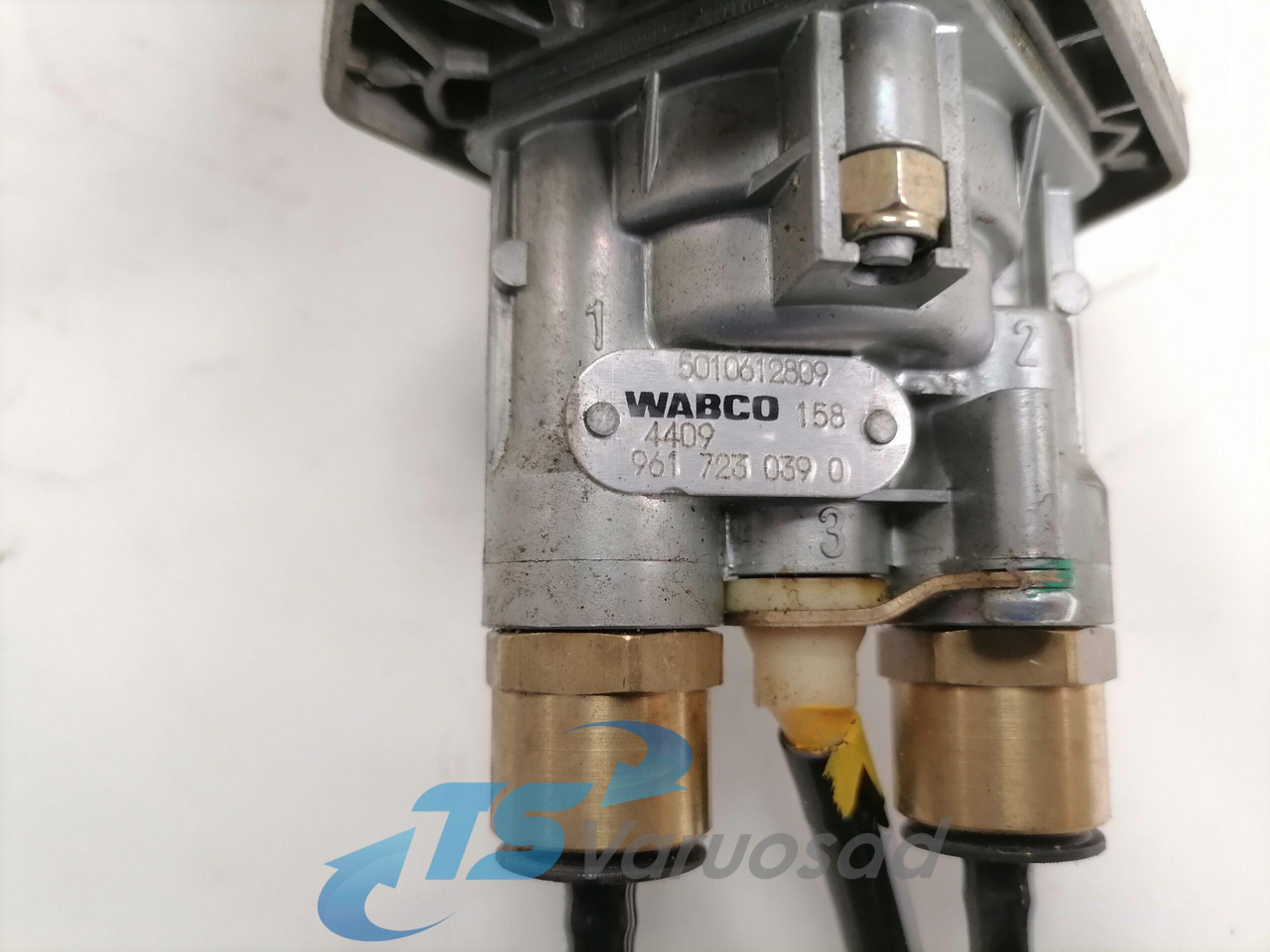 Универсальная запчасть для Грузовиков Volvo Handbrake control lever 5010612809: фото 2