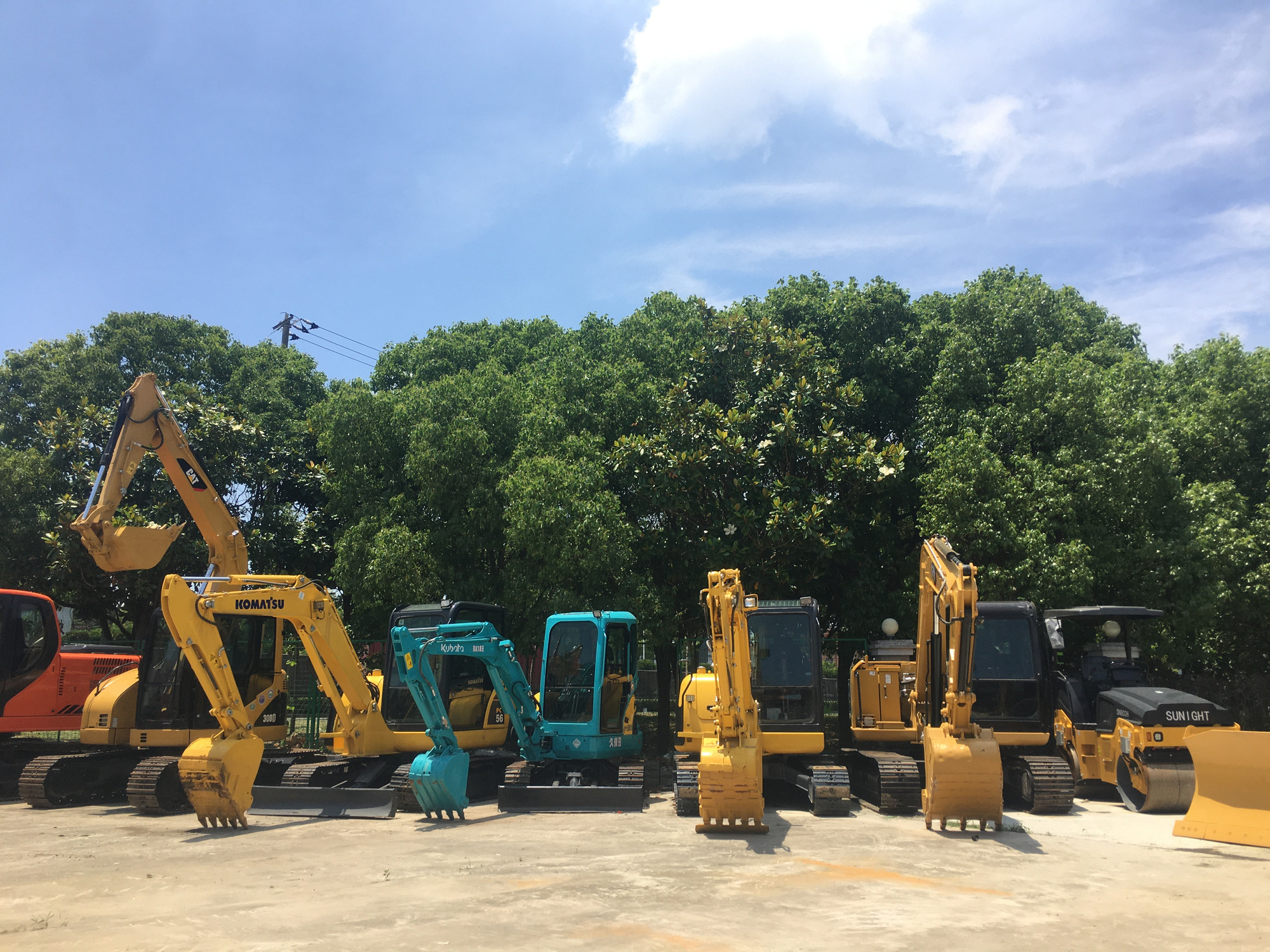 Sunight Development Company Limited - Тягачи SHACMAN undefined: фото 10