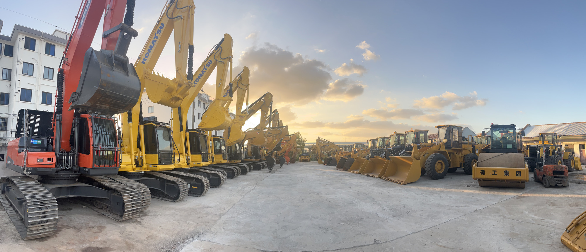 Sunight Development Company Limited - Тягачи SHACMAN undefined: фото 19