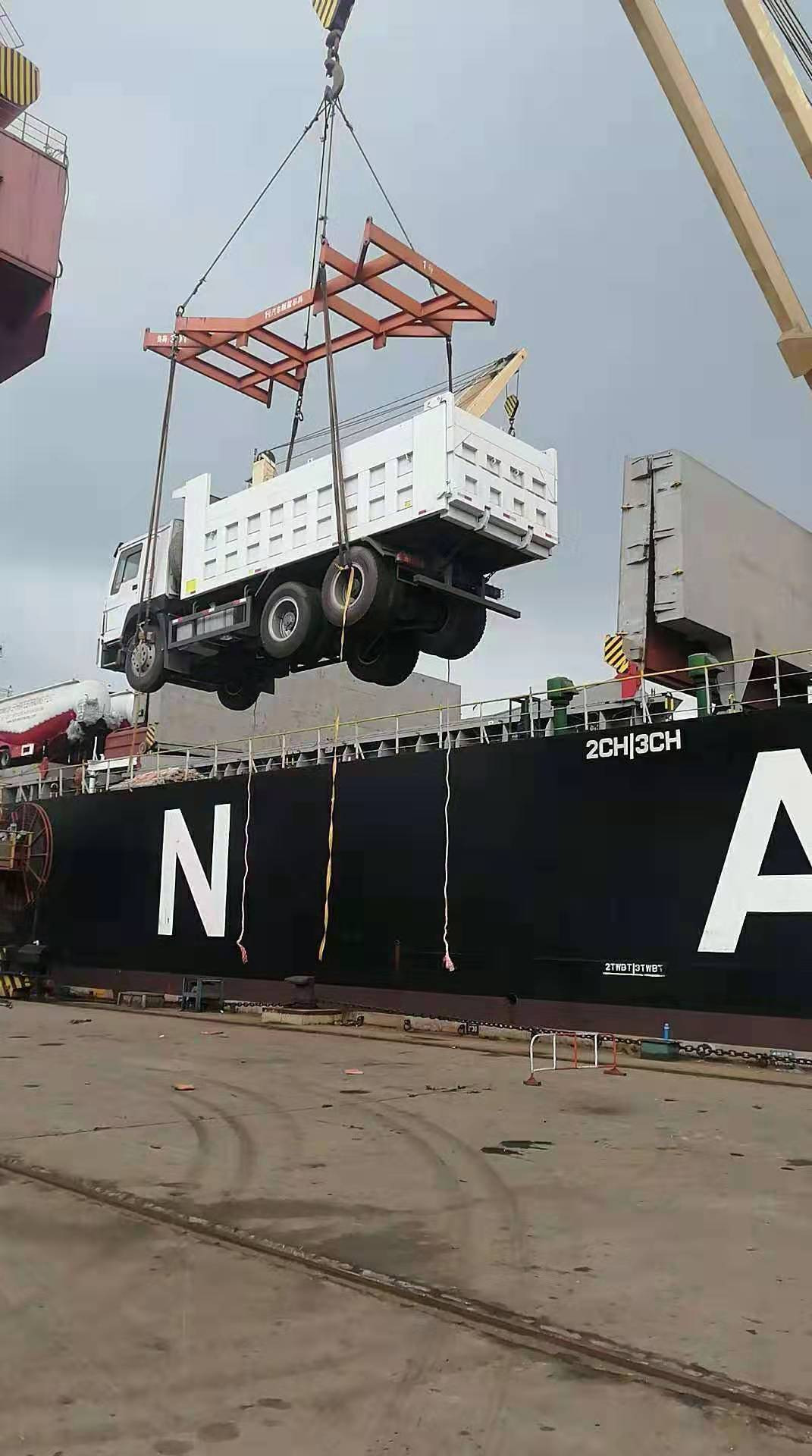 Shandong Guhong Auto Industrial CO., LTD - Грузовики - Год: 2020, 6х4, кондиционер undefined: фото 4