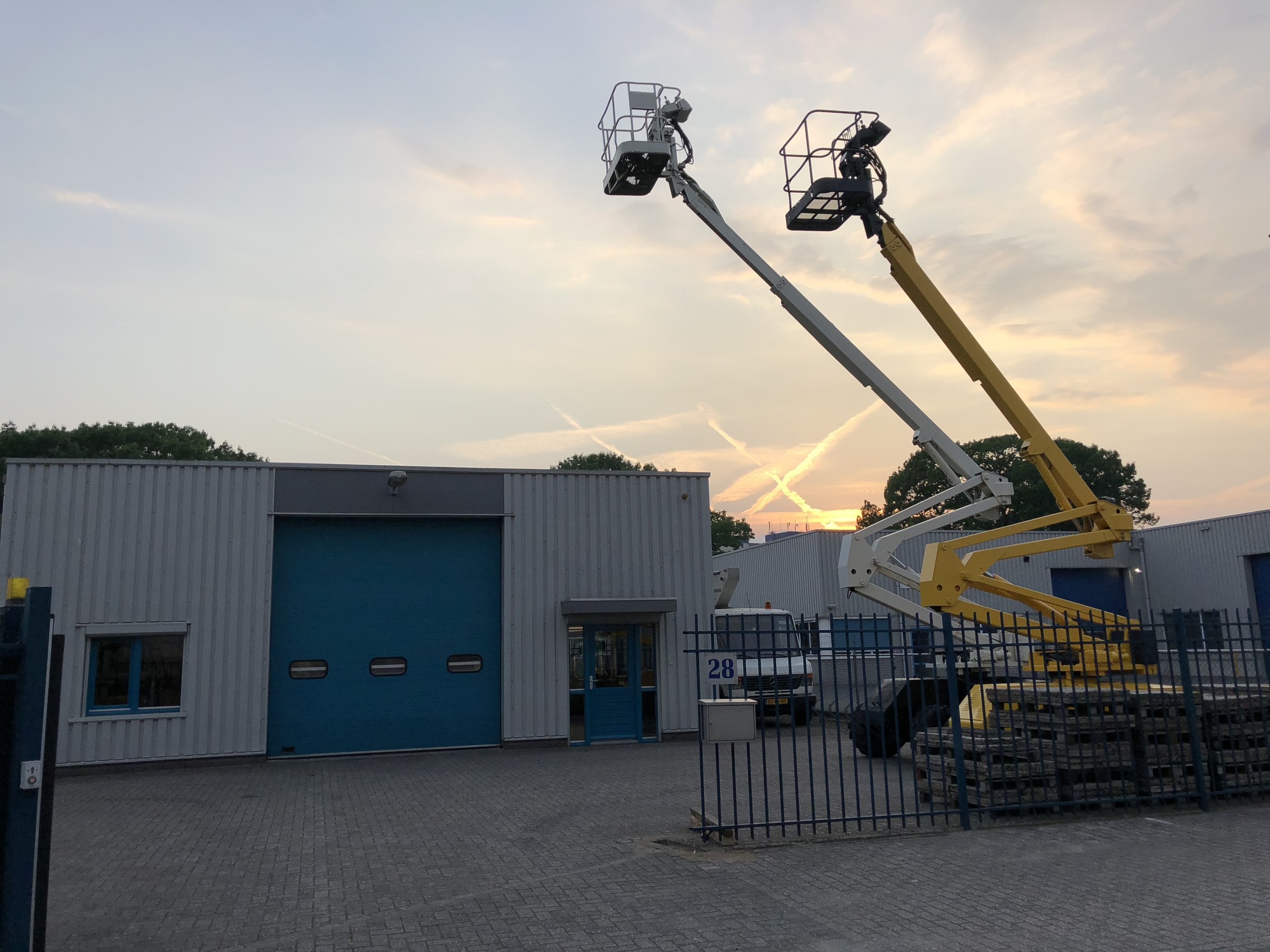 Otten Machines Gennep - Строительная техника HAULOTTE - электро undefined: фото 1