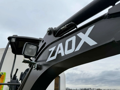 ZAOX CONSTRUCTION MACHINERY A.S. на Truck1