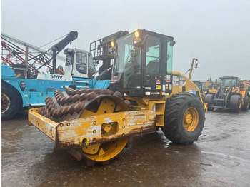 Компактор CATERPILLAR