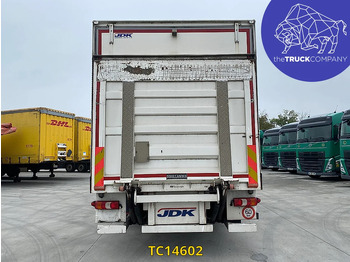 Грузовик с закрытым кузовом Mercedes-Benz Antos 1827: фото 3