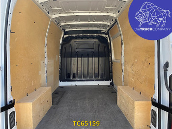 Цельнометаллический фургон Renault Master 2.3 DCI L2H2: фото 2