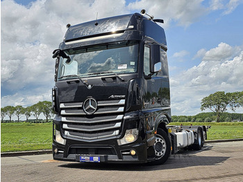 Грузовик-контейнеровоз/ Сменный кузов MERCEDES-BENZ Actros 2540