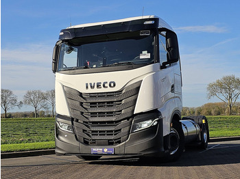 Тягач IVECO S-WAY
