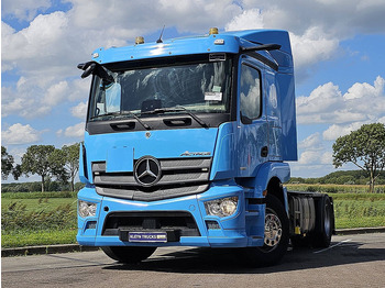 Тягач MERCEDES-BENZ Actros 1832