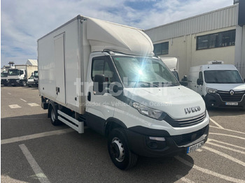 Грузовик с закрытым кузовом IVECO