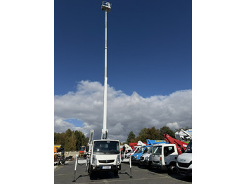 Грузовик с подъемником Renault Maxity: фото 3