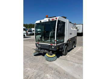 : фото в шапке страницы