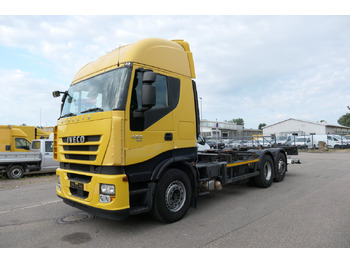 Грузовик-контейнеровоз/ Сменный кузов IVECO Stralis