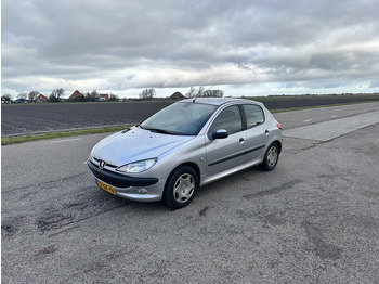 Легковой автомобиль PEUGEOT