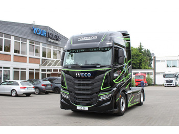 Тягач IVECO S-WAY