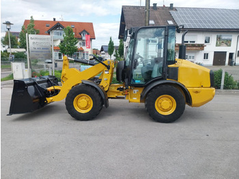 Колёсный погрузчик CATERPILLAR 906H