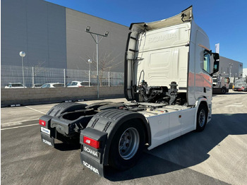Тягач SCANIA R 460
