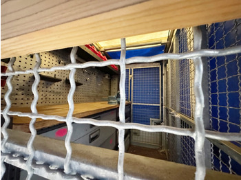 Фото интерьера 1: Малотоннажный бортовой грузовик, Грузопассажирский фургон Mercedes-Benz 316 4x4 Doka 316 4x4 Doka, Werkstatteinrichtung