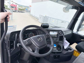 Фото интерьера 2: Новый Крюковой мультилифт Mercedes-Benz Arocs 4148 K 8x4/4 Arocs 4148 K 8x4/4/45, Turbo-Retarder-Kupplung, Grounder