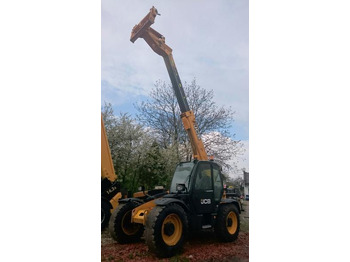 Телескопический погрузчик JCB